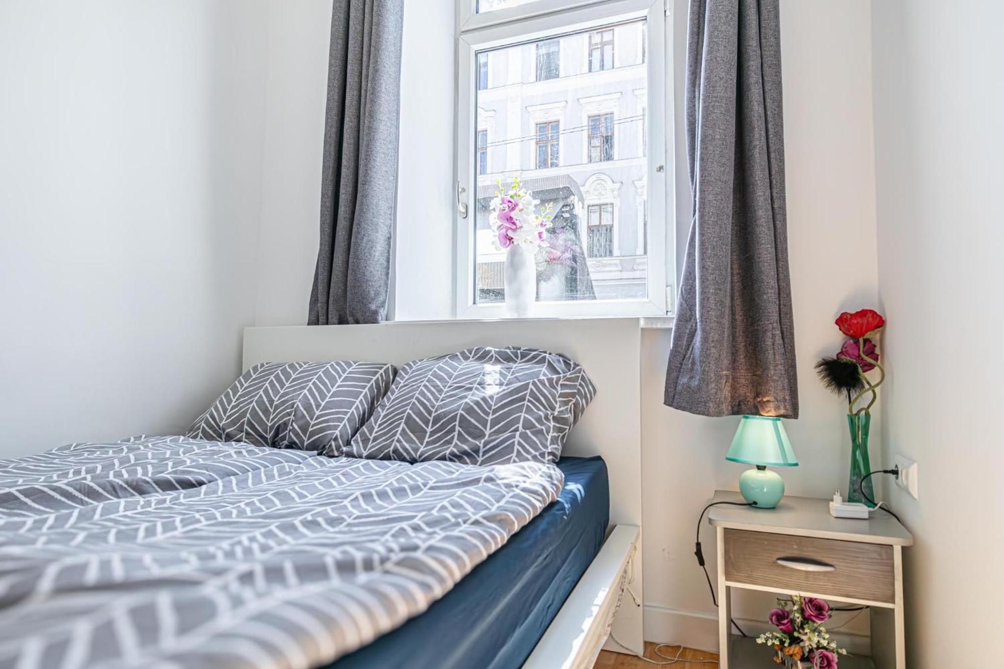 In A Shared Apartment, 6min To Lugner City Vienne